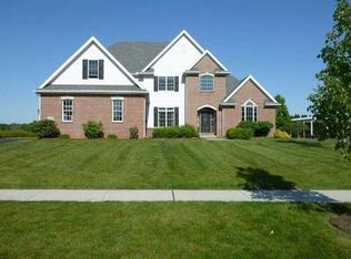 25960 Wood Creek Ct, Perrysburg, OH