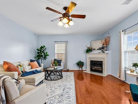 3rd image of 5300 Silverbrook Dr