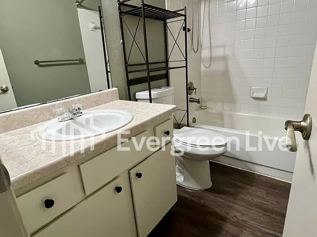 111 Willow Gardens Ct — Photo 14