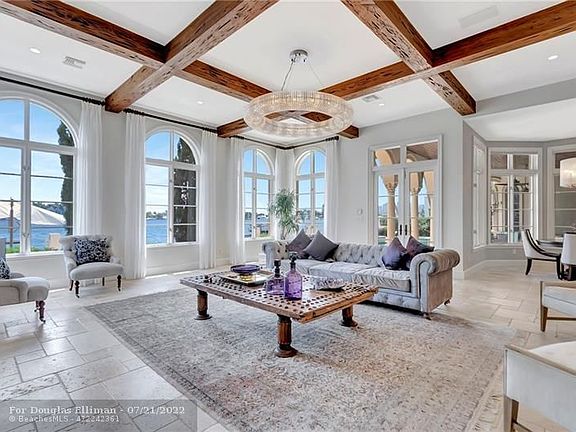 2nd image of 2418 Laguna Dr