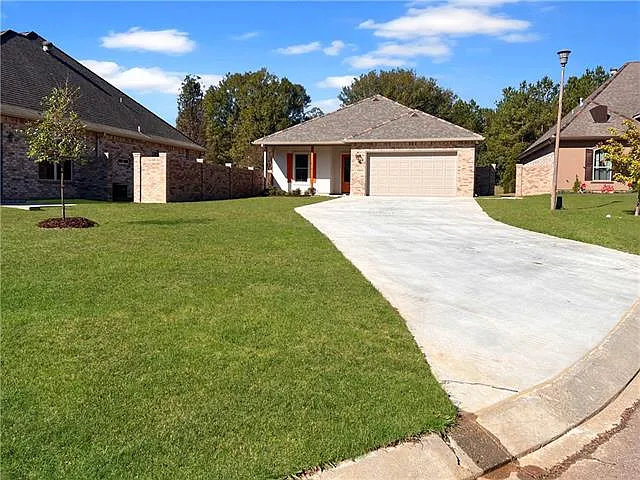 285 Lourdes Ln — Photo 2