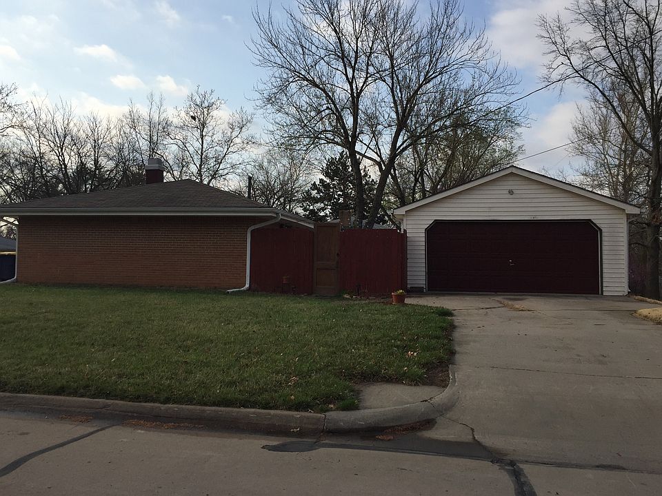 2nd image of 13594 Village Ct