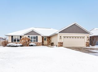 1367 Navigator Way, De Pere, WI 54115