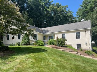 16 Old Coach Rd, Hudson, NH 03051