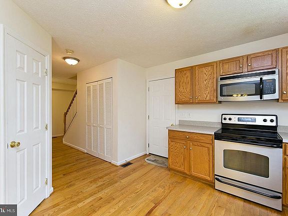 3rd image of 708 Pheasant Dr