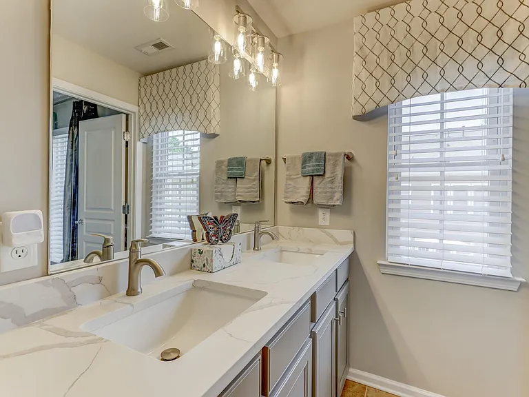 905 Lyndley Dr — Photo 22