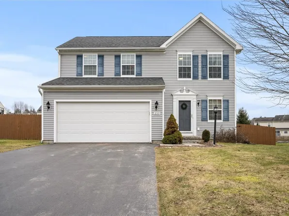 3135 Peacock Cir, Macedon, NY 14502