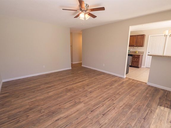 5th image of 157 Coolwater Dr