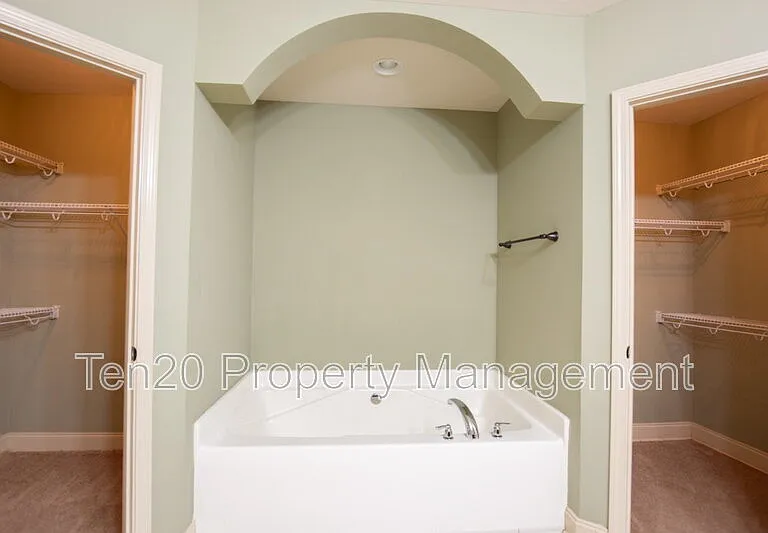 130 Lee Road 2170 — Photo 14