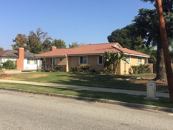 2nd image of 1546 N Palomares St