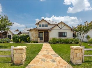 1748 Gruene Vineyard Xing, New Braunfels, TX 78130