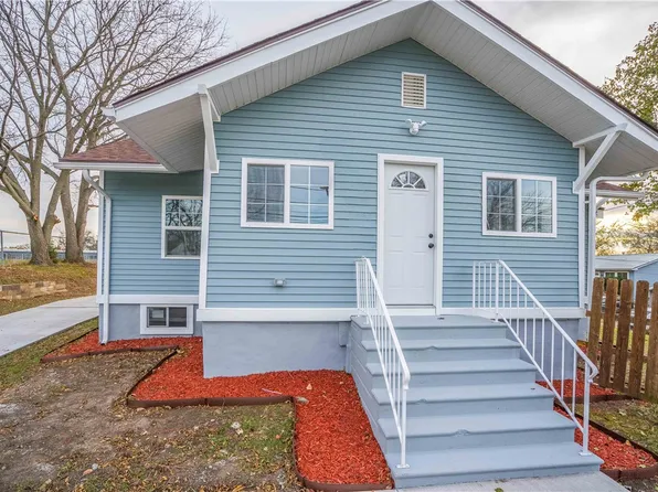 208 Kenyon Ave, Des Moines, IA 50315