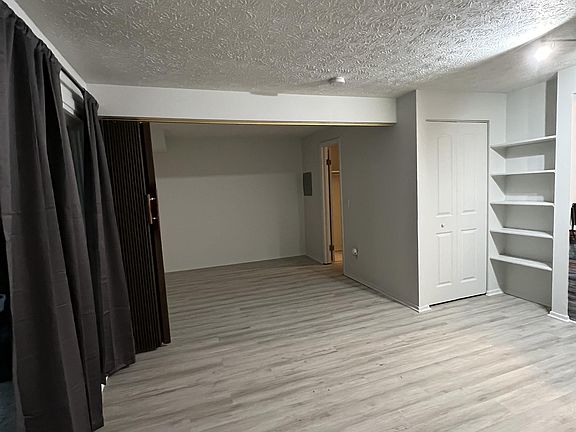4th image of 4008 W Erie Ave #P