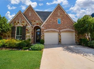 244 Round Lake Dr, Rosenberg, TX 77469