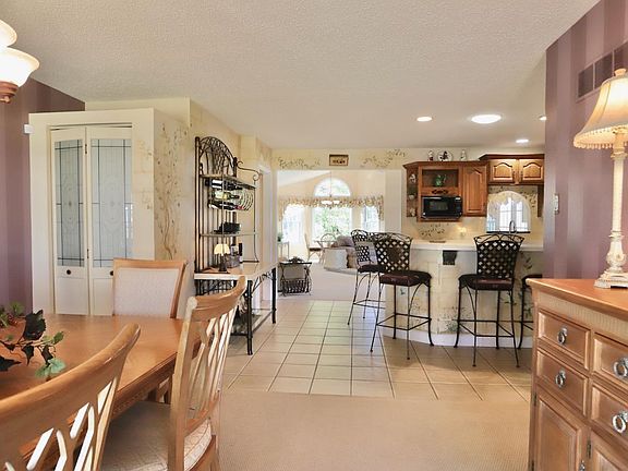 4th image of 2107 Melon Dr