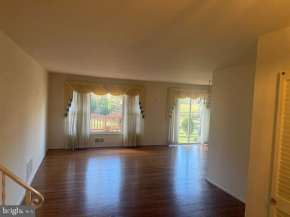 4th image of 12206 Redwood Ct