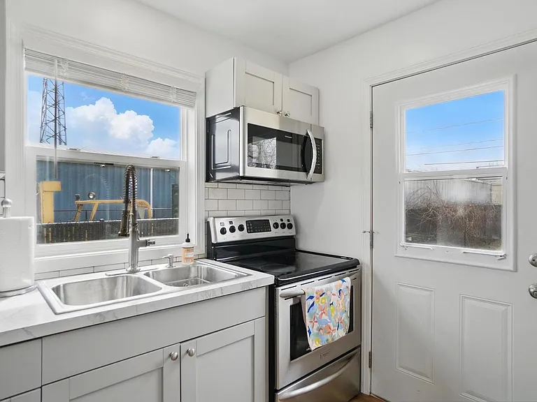 5421 Alger Dr — Photo 16