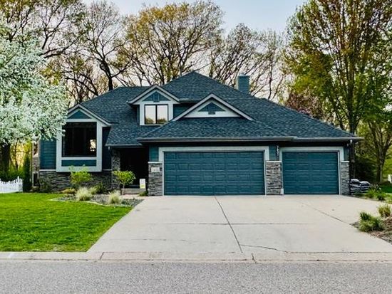 7832 18th St N, Oakdale, MN 55128