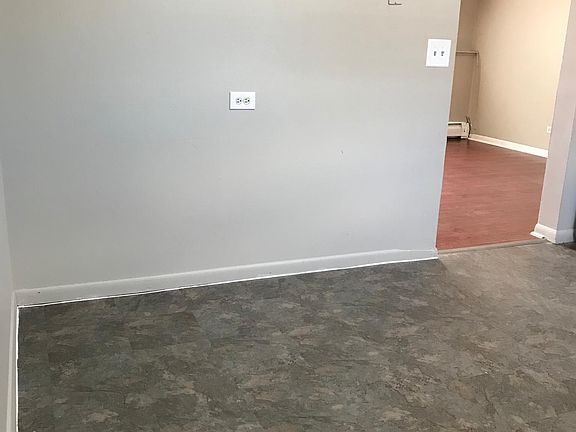 4th image of 385 Ann St APT 2