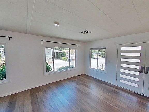 4th image of 23 Sherwood Dr