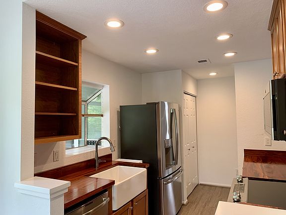 3rd image of 8170 Mountain View Dr APT H
