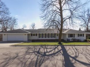 17 Hillcrest Ct SW, Pine Island, MN 55963