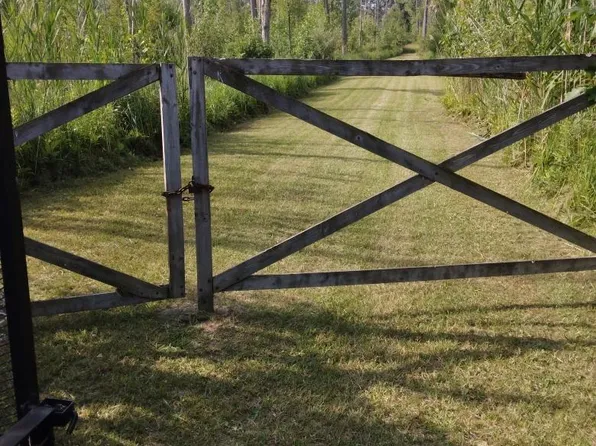 Na E Huron Rd, Au Gres, MI 48703