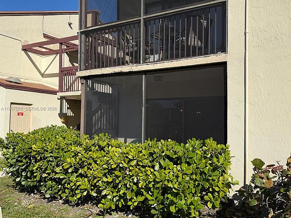 4th image of 465 NW 210th St APT 103