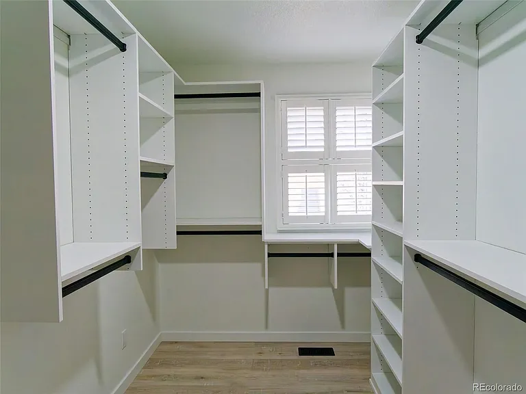 5927 S Yates Ct — Photo 14
