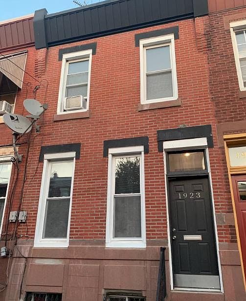 2nd image of 1923 N Mascher St