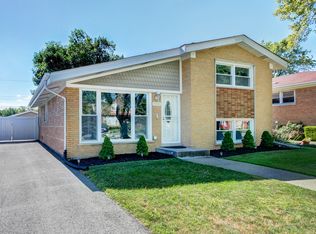 9224 S Parkside Ave, Oak Lawn, IL 60453