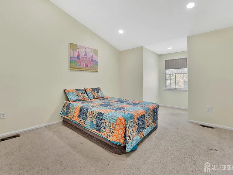 88 W Countryside Dr — Photo 15