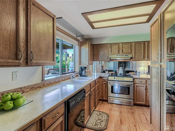 3rd image of 719 19th Street Ct NW