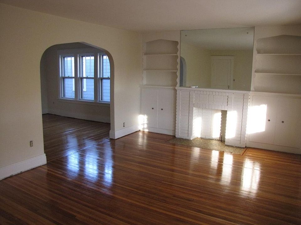 1st image of 1084 Parkside Ave #2