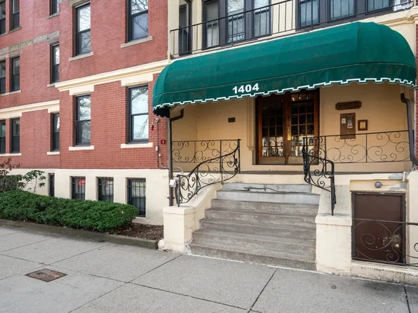 1404 Commonwealth Ave APT 17, Boston, MA 02135