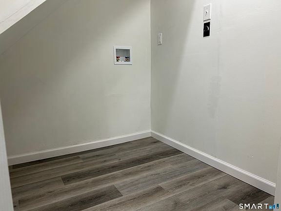 4th image of 38 Sutton Place #38