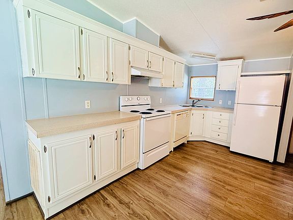 5th image of 2300 S Nova Rd #19