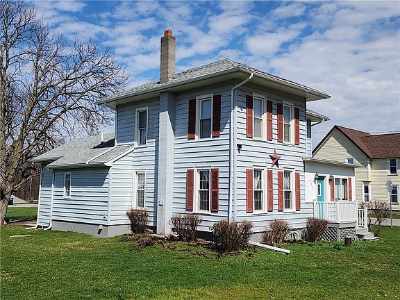 4th image of 909 Main St