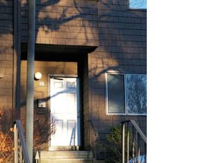 15 Hampton Park, Branford, CT 06405
