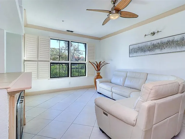2757 Via Cipriani #1114A — Photo 12