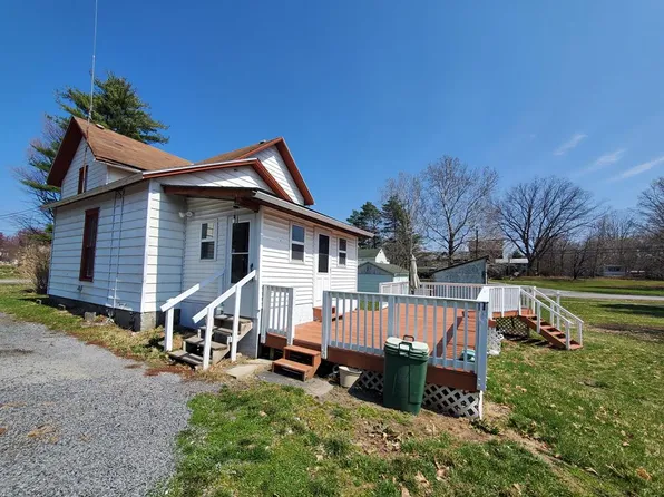 57 Hollister St, Dundee, NY 14837