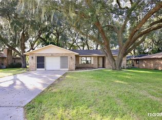 613 Yorktown Dr, Leesburg, FL 34748