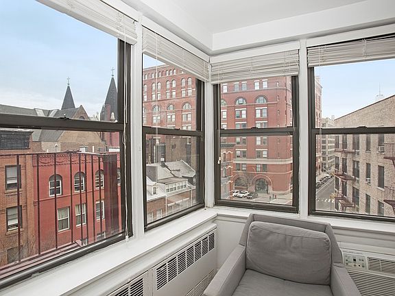 3rd image of 165 Christopher St APT 6Q