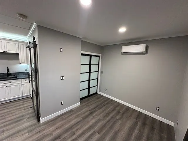 1 bed, 1.0 bath, $2,200 — Photo 9