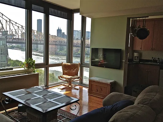 Rented by Sotheby's International Realty | media 1