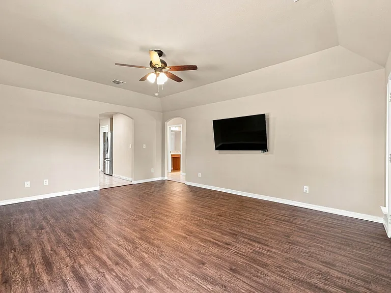 11707 Jarvis Dr — Photo 3
