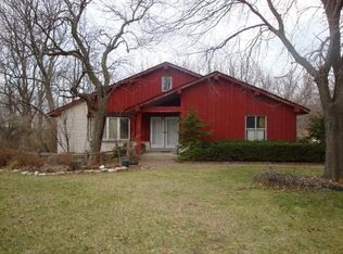 2027 Nagawicka Rd, Hartland, WI 53029