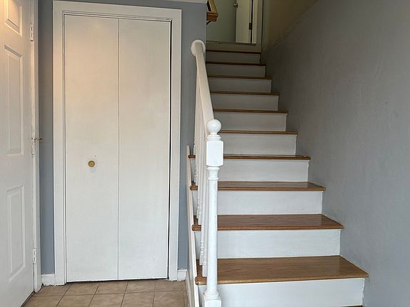 2nd image of 20 Eight Rice Ln