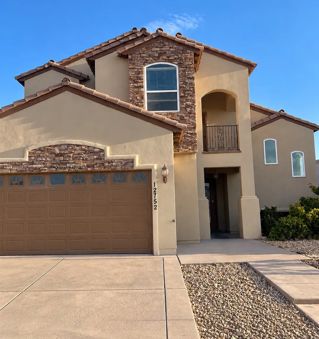 3 bed, 2.5 bath, 1799 sqft, $2,000 — Photo 1
