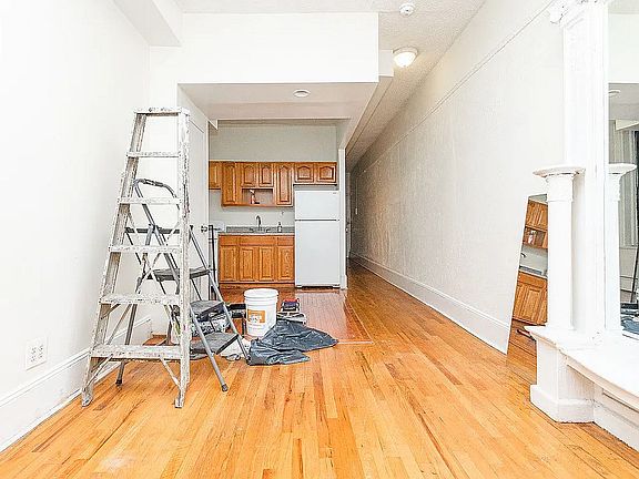 3rd image of 1055 Dean St APT 4
